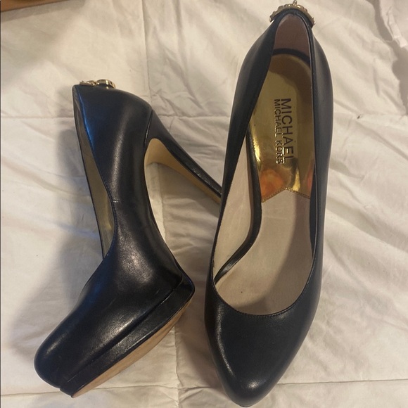 Michael Kors Black Patent Leather Heels - Picture 1 of 5